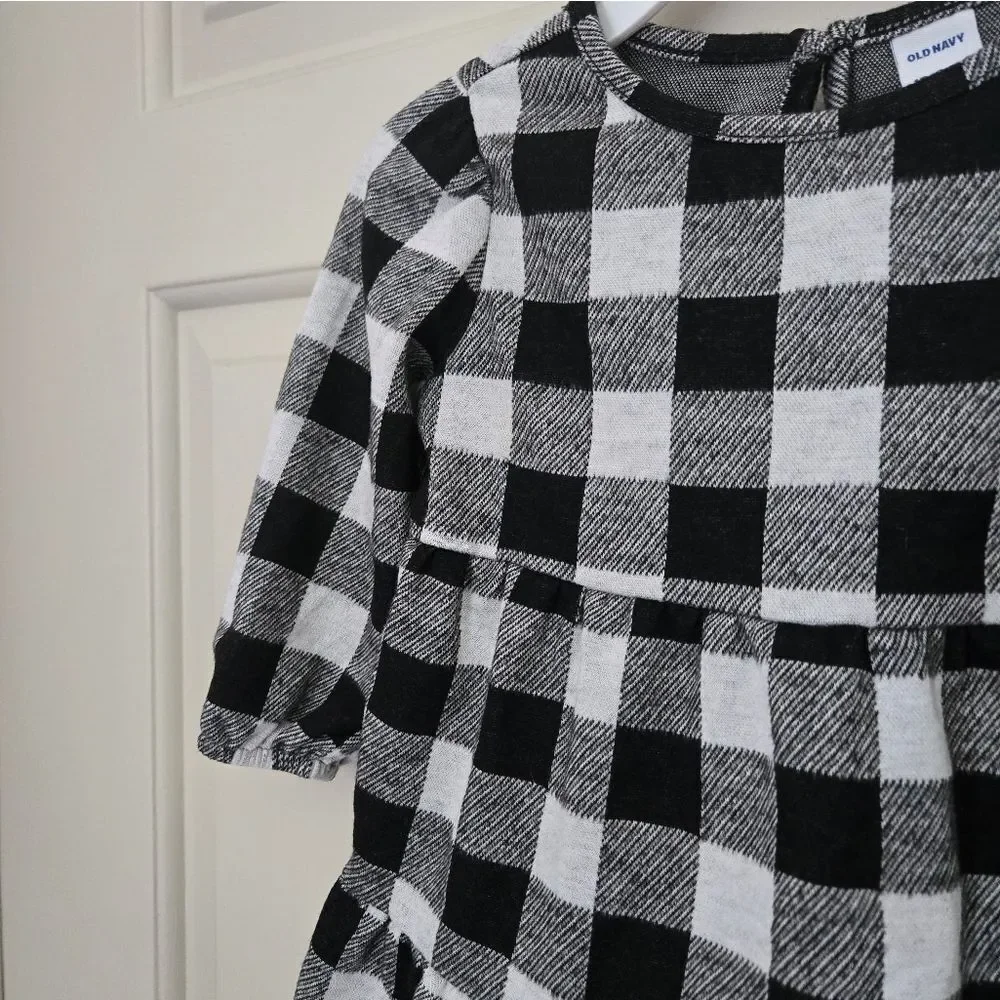 3/$20 Old Navy dress size 18-24 m - Picture 3 of 4